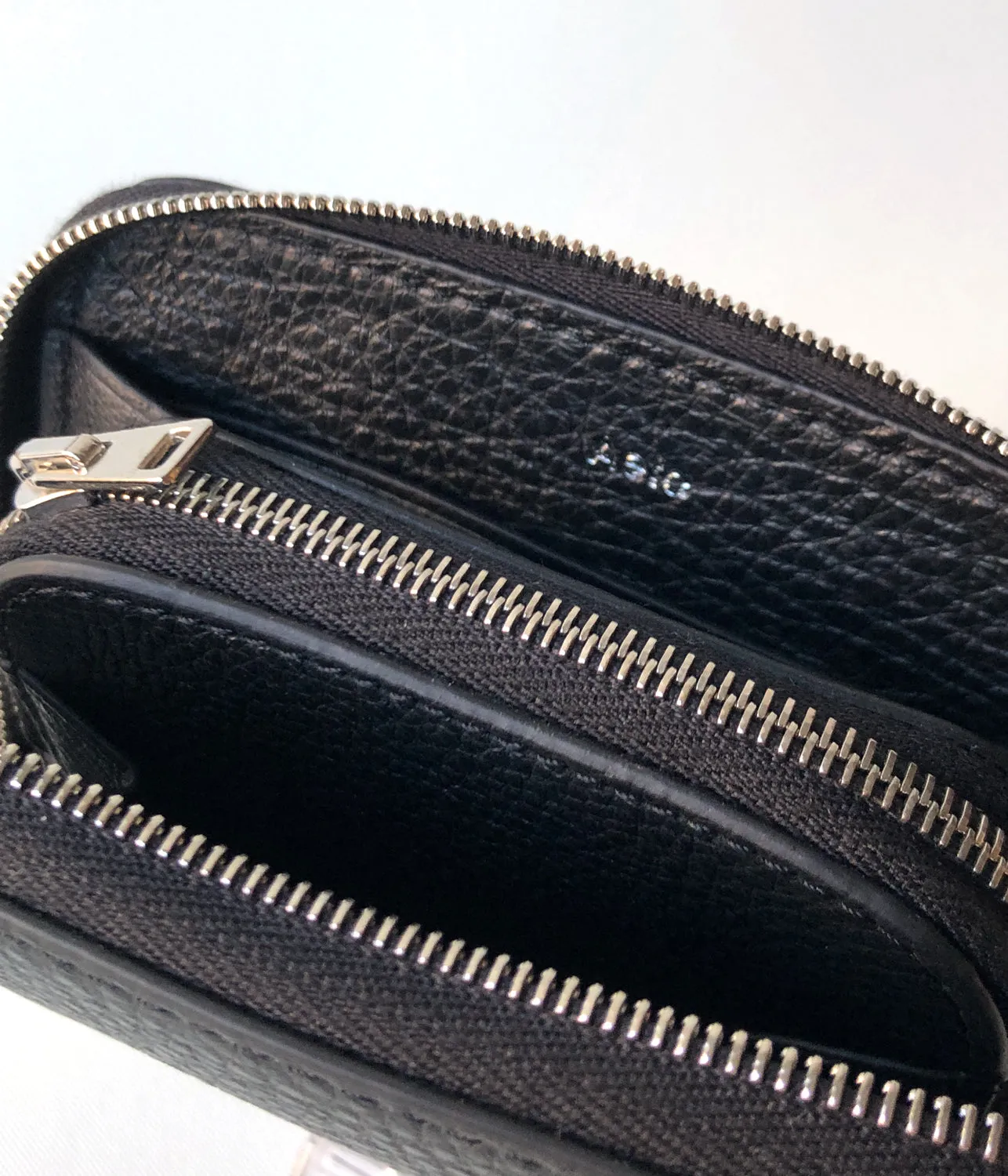 Aeta/PEBBLE GRAIN LEATHER ROUND WALLET S (BLACK)