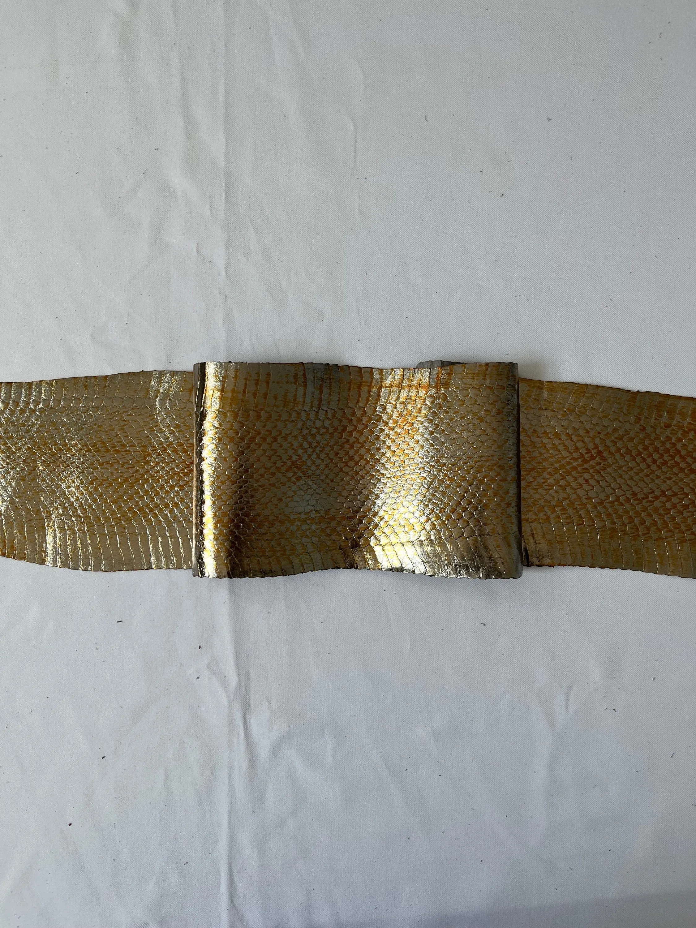 Genuine snake leather hide, thin and glossy color silver brown, thickness 0,3mm(1 oz)