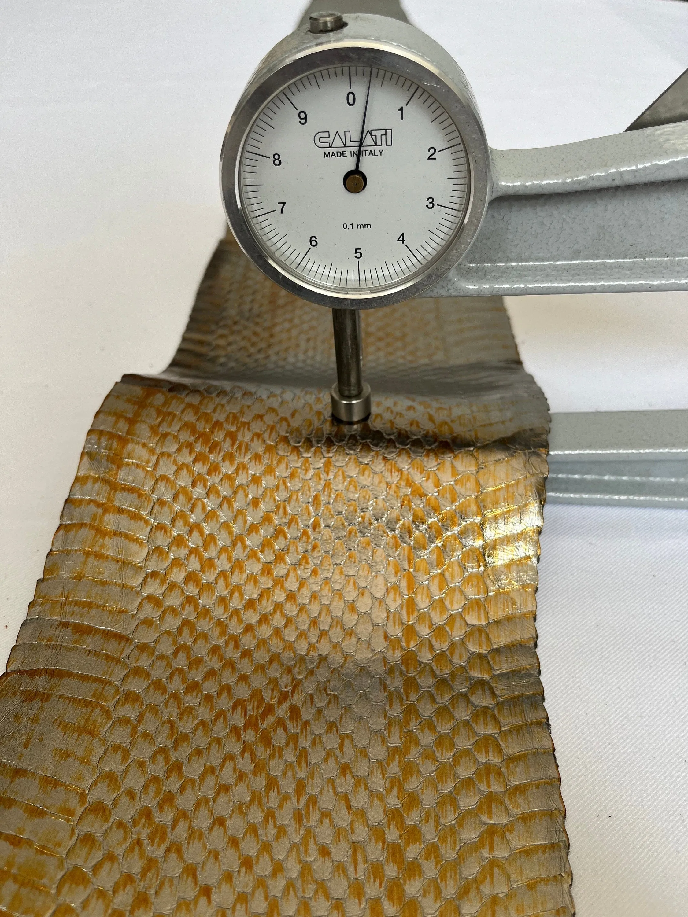 Genuine snake leather hide, thin and glossy color silver brown, thickness 0,3mm(1 oz)
