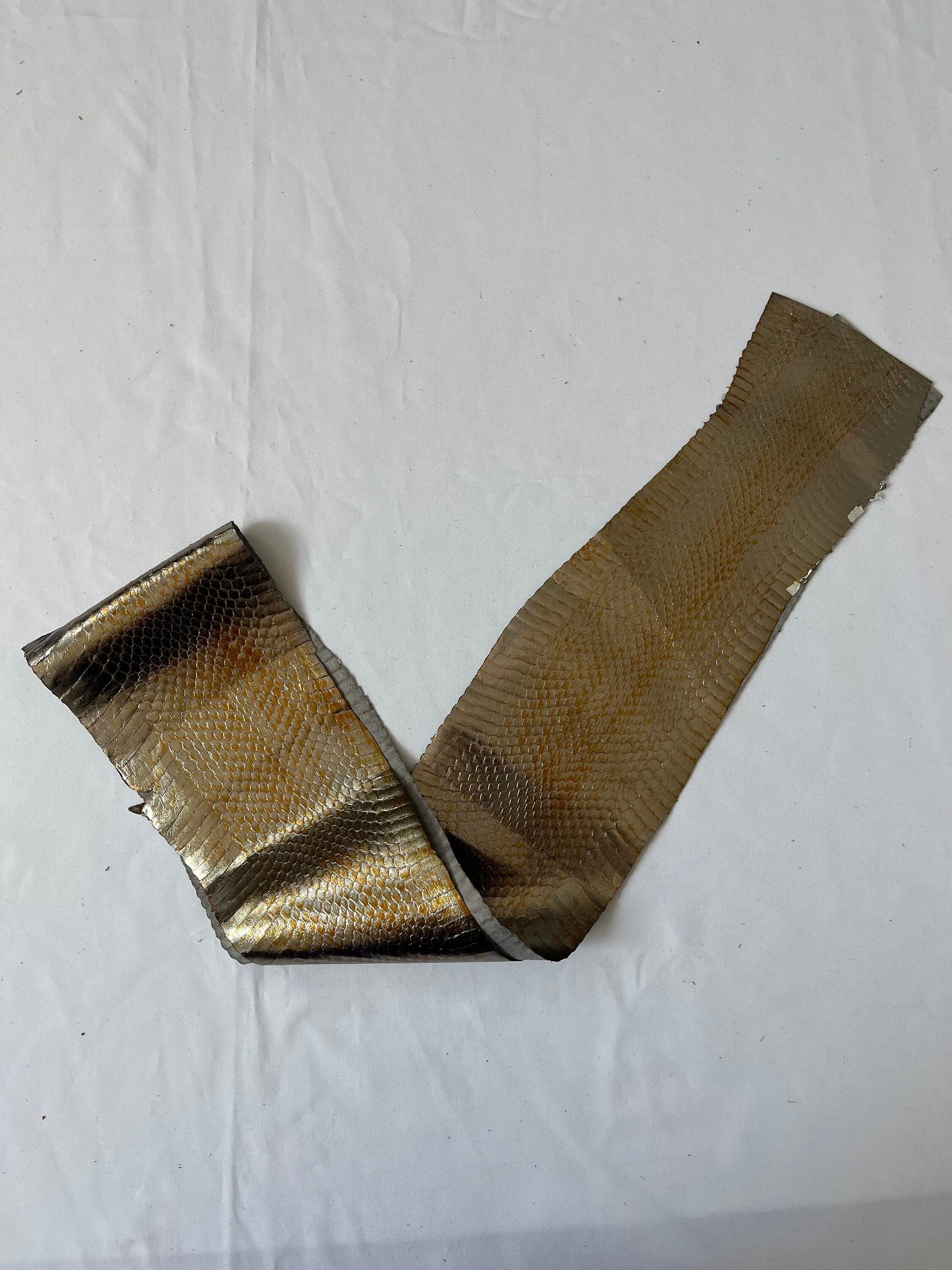 Genuine snake leather hide, thin and glossy color silver brown, thickness 0,3mm(1 oz)