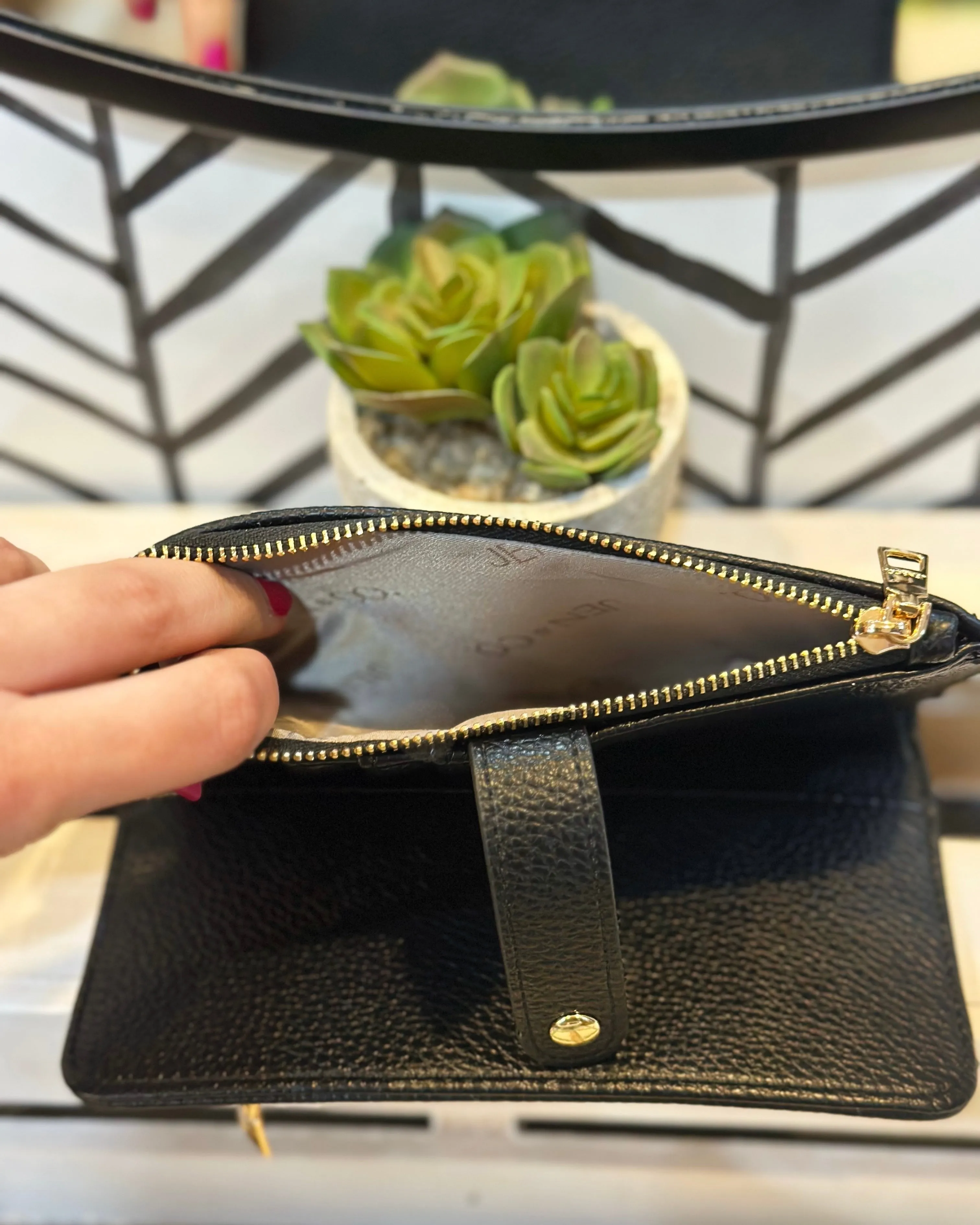 Macy Wallet in Black