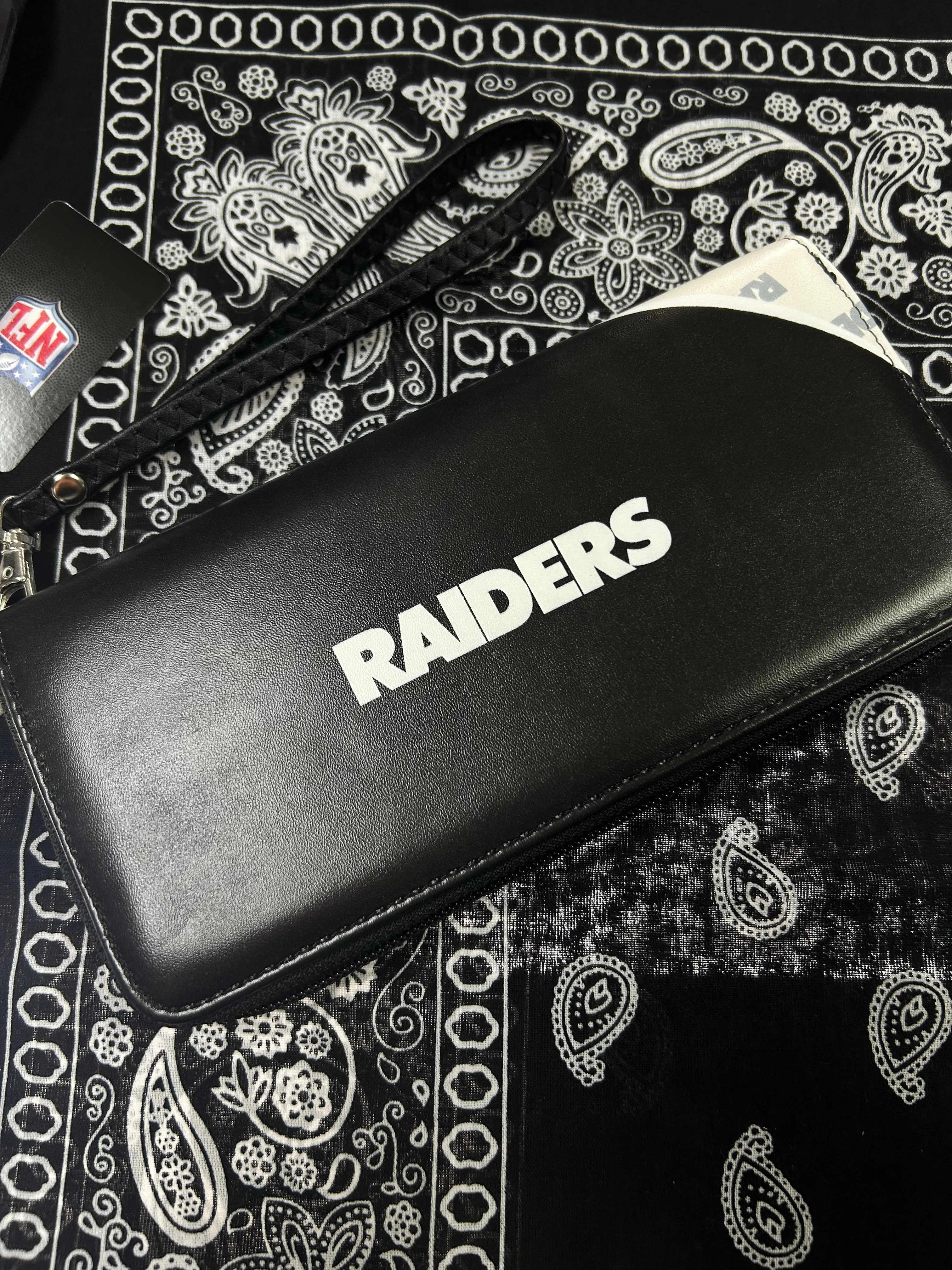 Raiders Zipper Wallet