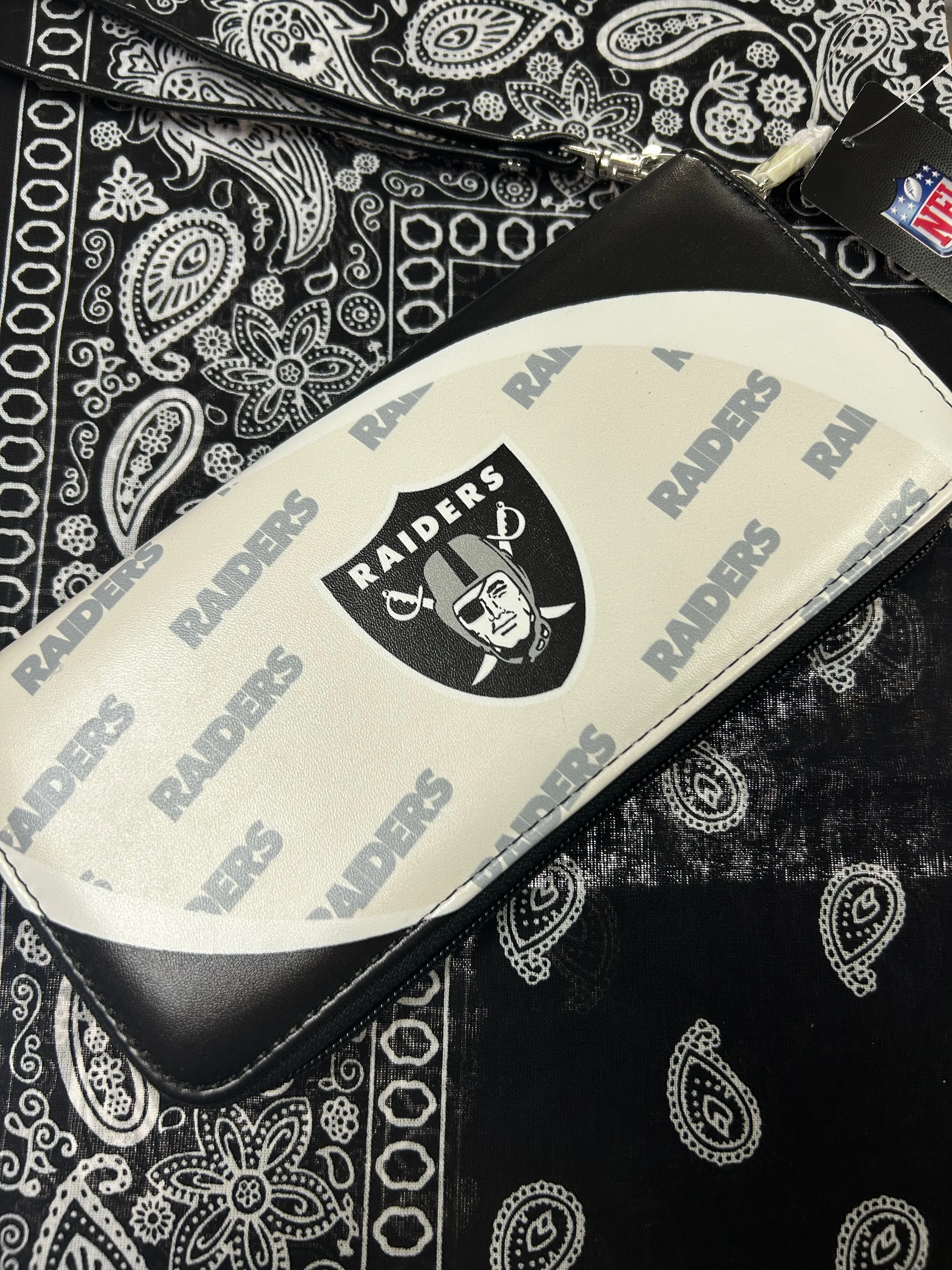 Raiders Zipper Wallet